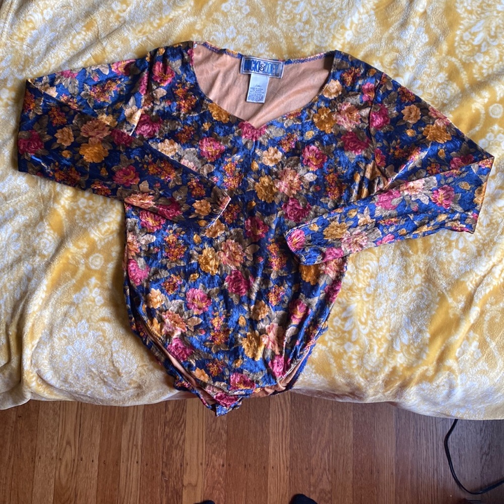 Vintage Floral Bodysuit, sized medium, good condition.